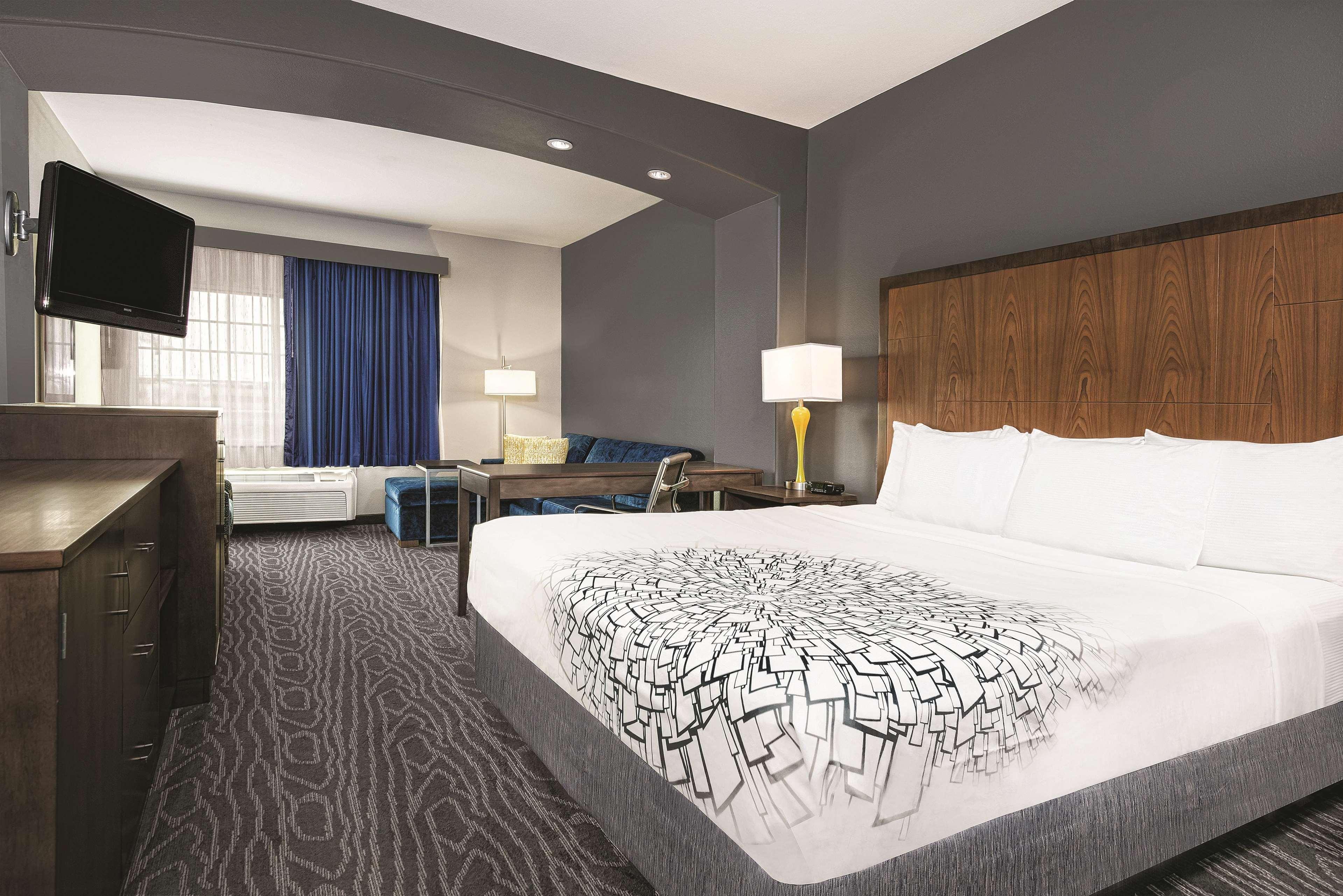 La Quinta & By Wyndham Outlet Mall 3* Mercedes