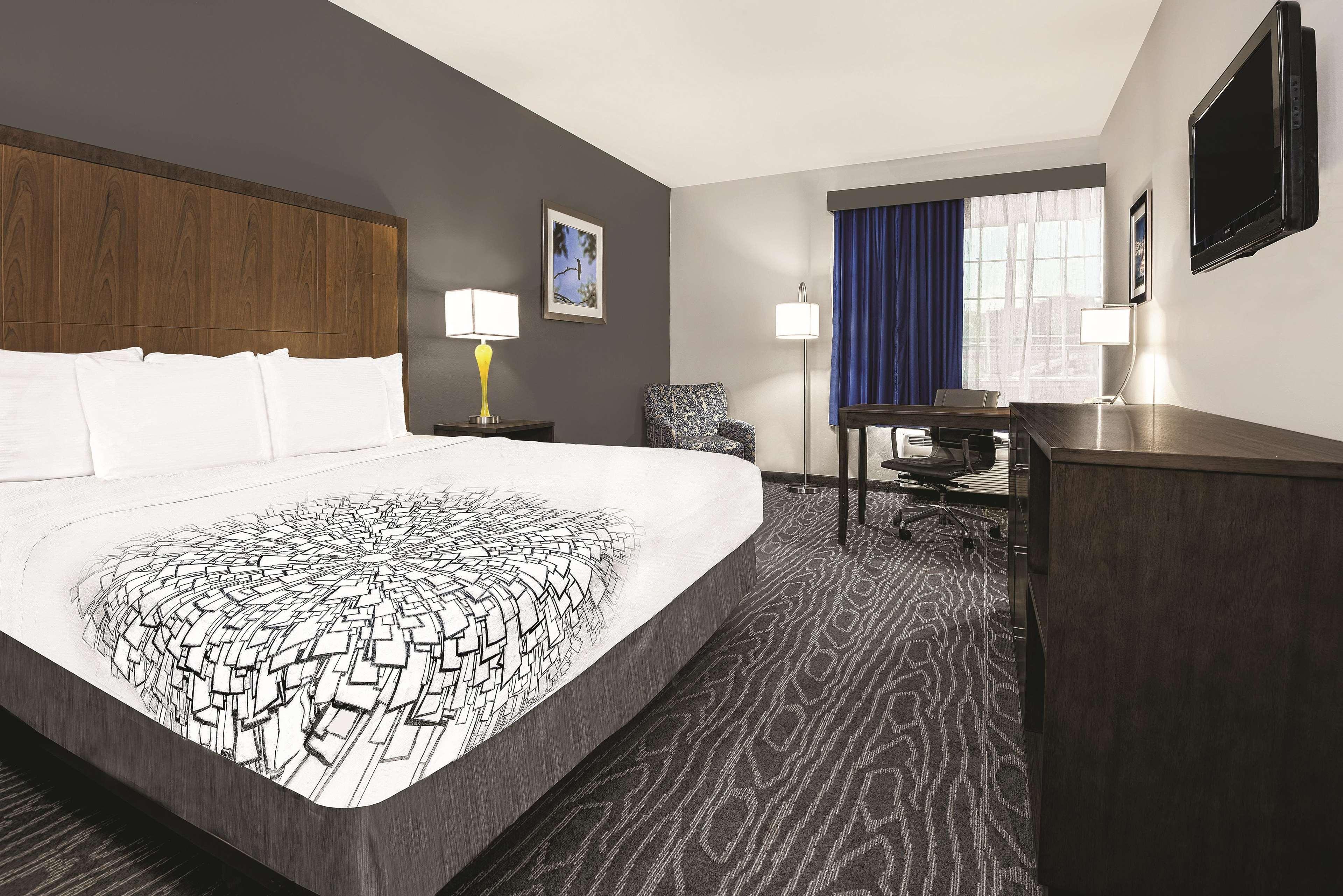La Quinta & By Wyndham Outlet Mall 3* Mercedes