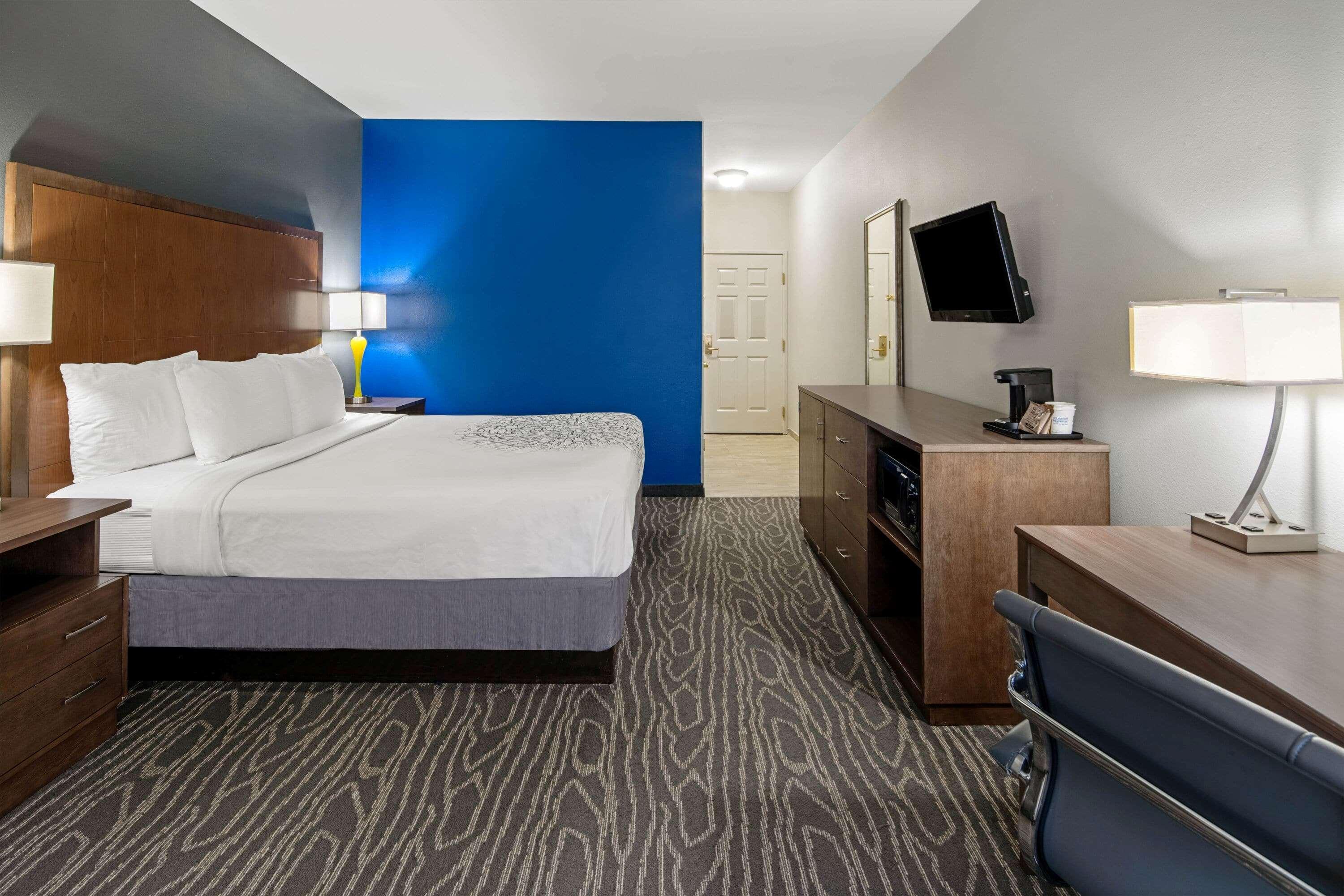 La Quinta & By Wyndham Outlet Mall 3* Mercedes