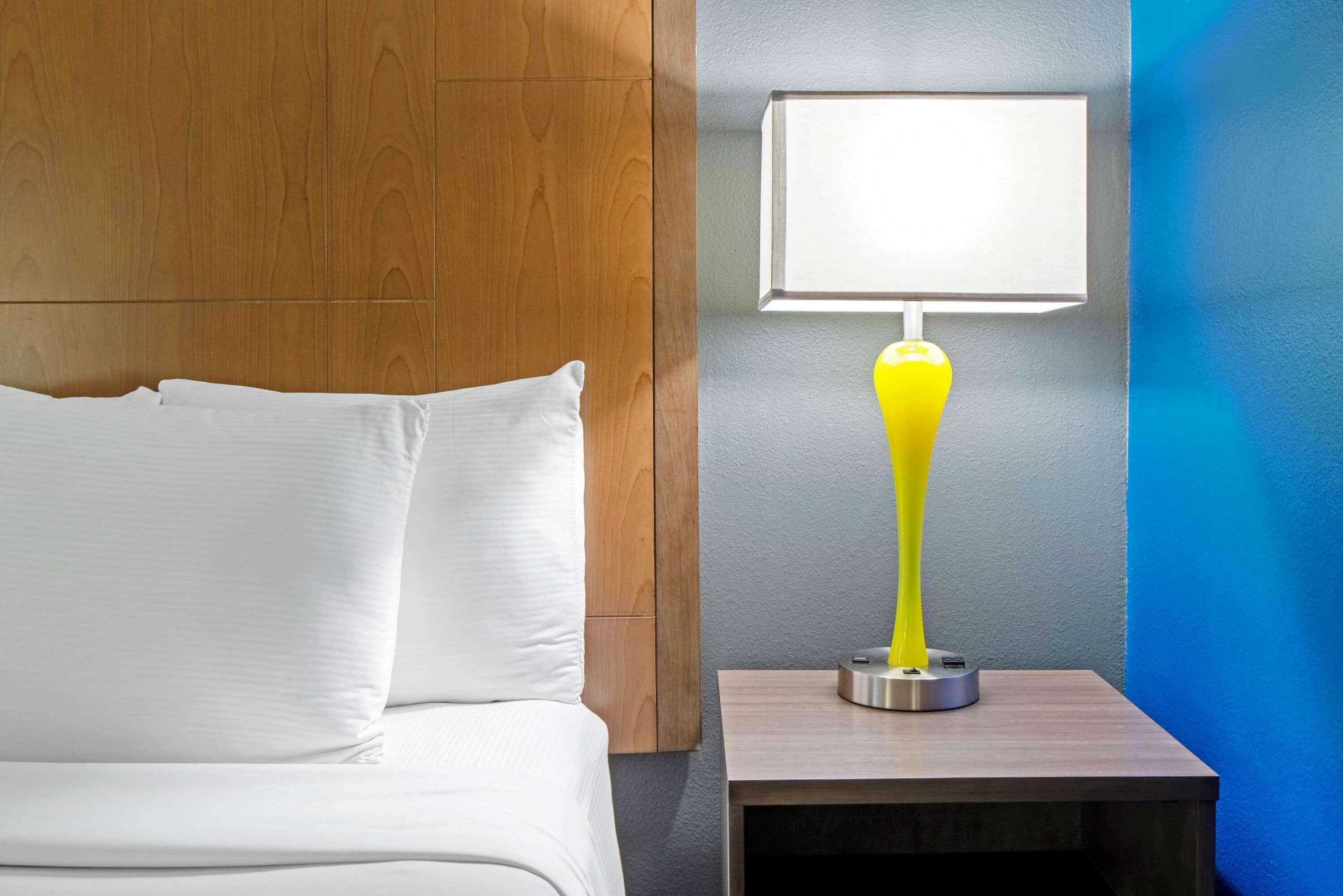 Hotel La Quinta & By Wyndham Outlet Mall