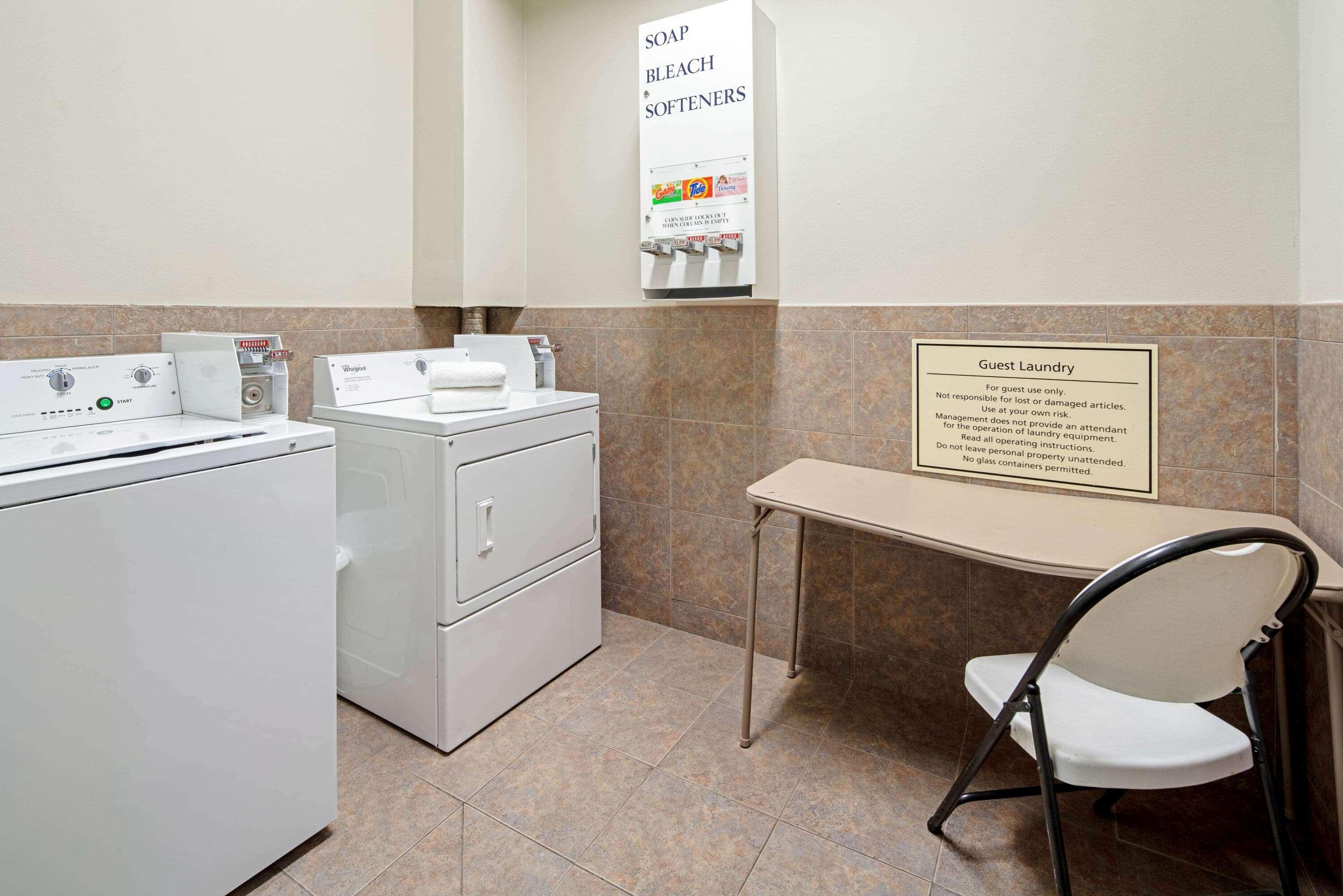 Hotel La Quinta & By Wyndham Outlet Mall