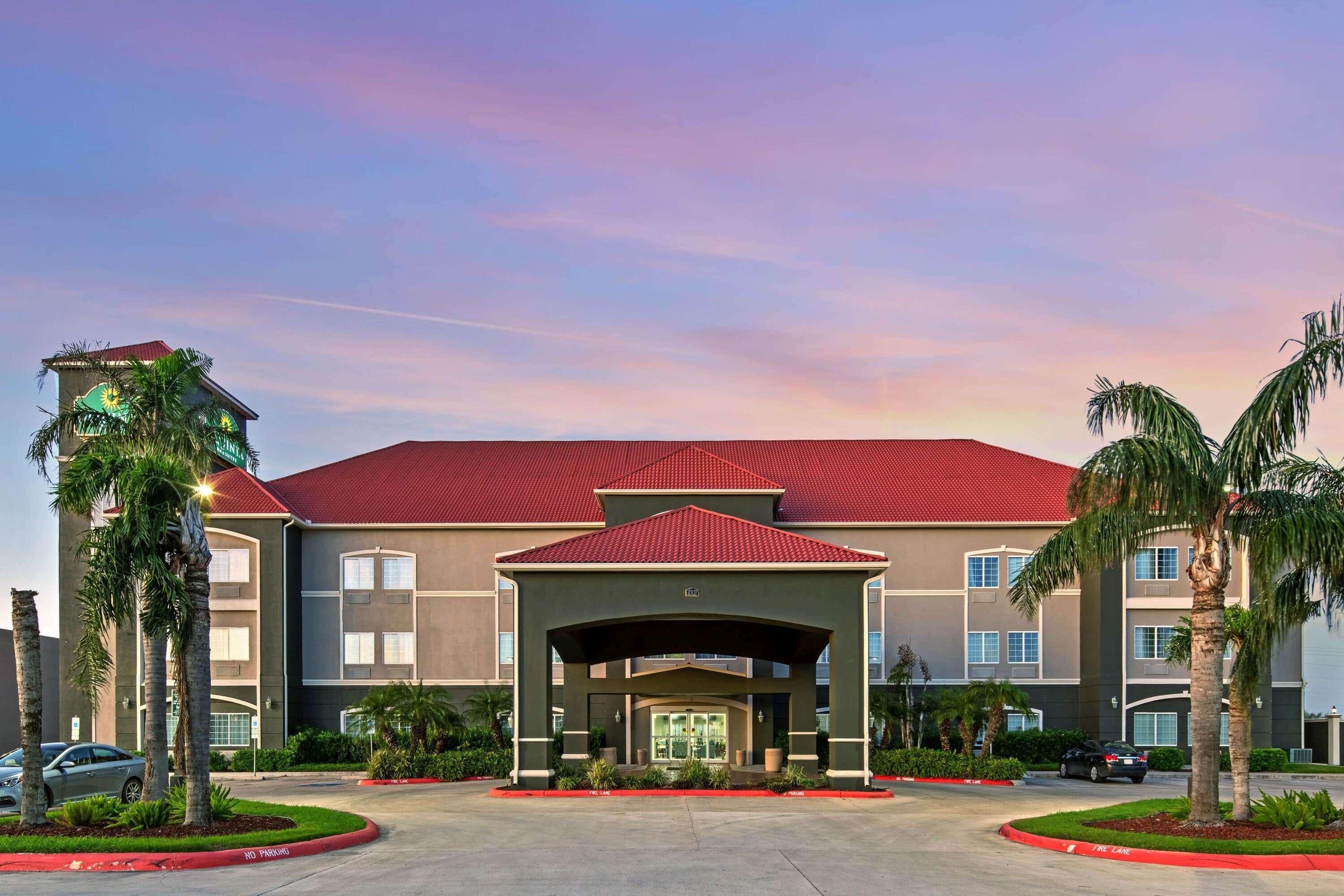La Quinta & By Wyndham Outlet Mall Hotel Mercedes