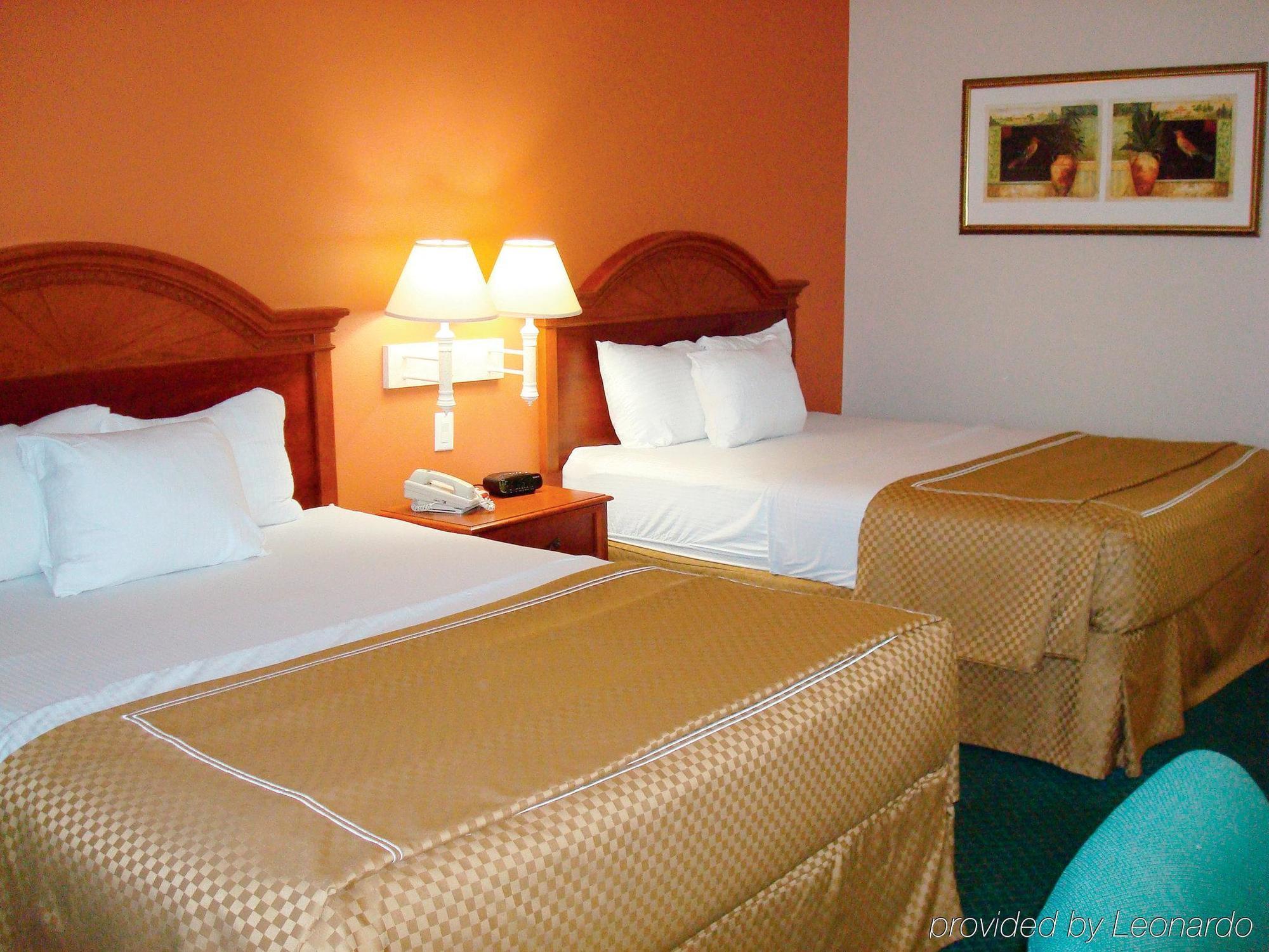 La Quinta & By Wyndham Outlet Mall 3* Mercedes