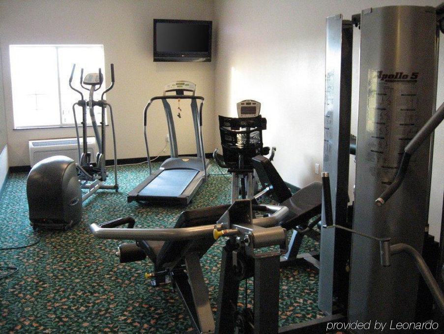 La Quinta & By Wyndham Outlet Mall Mercedes