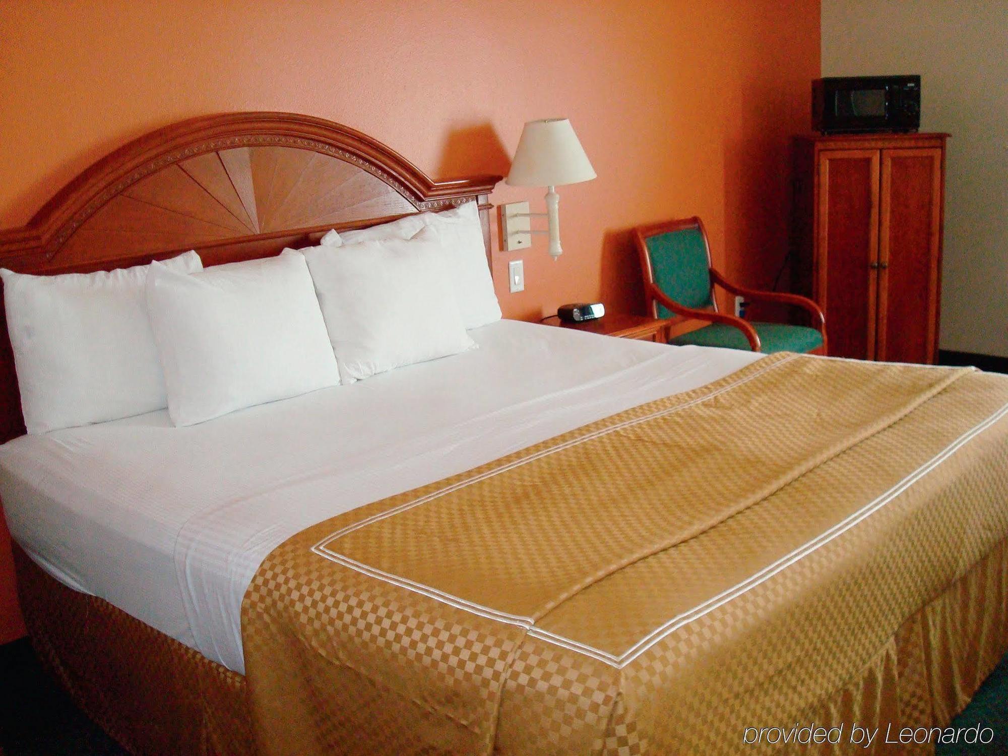 Hotel La Quinta & By Wyndham Outlet Mall